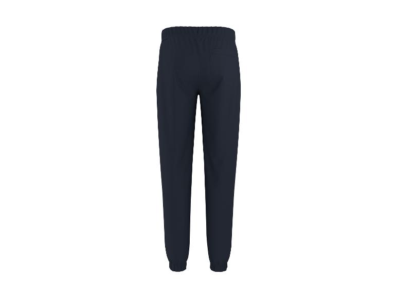 Donkerblauwe joggingbroek met achterzak en elastische boorden.