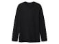 Zwart T-shirt met lange mouwen op een witte achtergrond