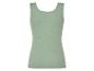 Een lichtgroen, mouwloos, geribbeld topje.