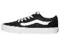 Zwarte lage sneakers met witte veters en een zijstreep.