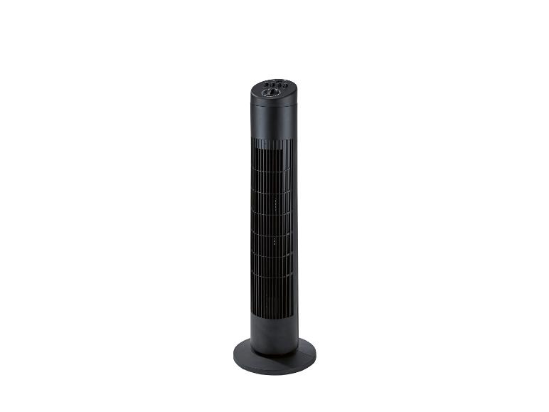 Zwarte torenventilator met bedieningspaneel bovenaan