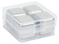 Een set van vier stalen ijsblokjes in een plastic doosje.