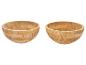 Twee houten bamboe kommen, geschikt voor salades of snacks.
