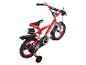 Rode kinderfiets met brandweerthema, zijwieltjes en bidon.