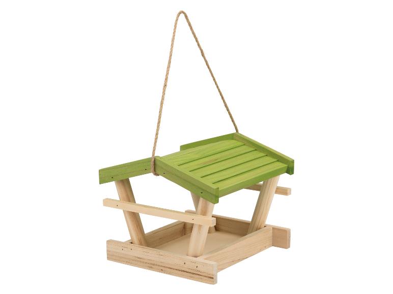 Houten vogelvoederhuisje met groen dak en ophangtouw