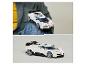 Witte LEGO Speed Champions Bugatti Centodieci sportwagen in twee verschillende aanzichten.