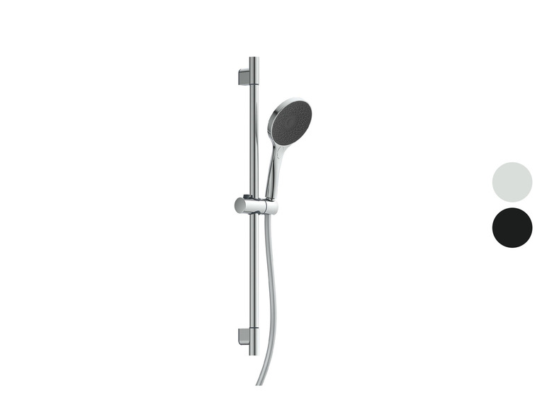 Een chromen douchekop met een handdouche en een glijstang