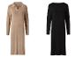 Twee gebreide jurken: een beige met een polokraag en een zwarte met een ronde hals.