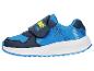 Blauwe en donkerblauwe sneakers met klittenbandsluiting en tekst 'WE'VE GOT DINOS TO SAVE!'.