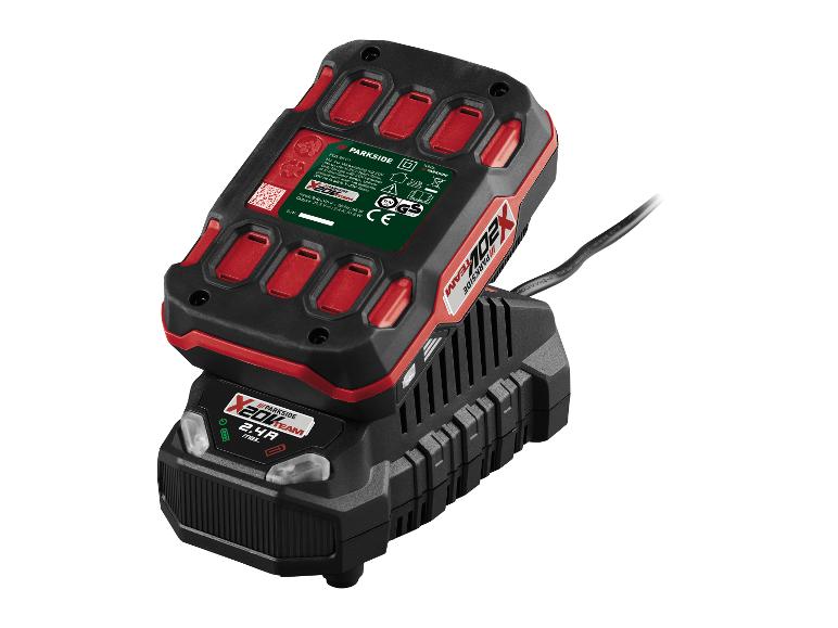 Acculader met een 20V accu aangesloten om op te laden