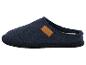 Blauwe vilten pantoffels met bruin leren label met bergmotief.