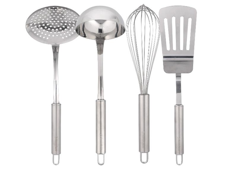 Roestvrijstalen keukengerei set, inclusief een schuimspaan, pollepel, garde en spatel.