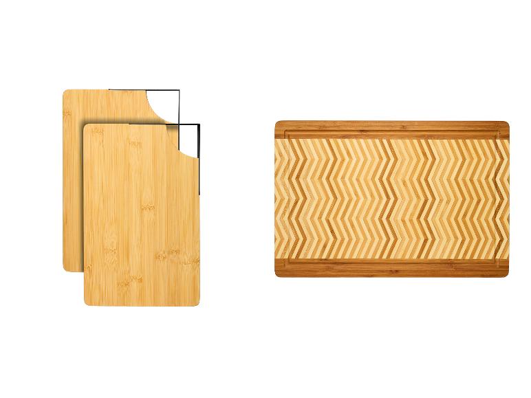 Twee bamboe snijplanken: rechthoekige planken en een met zigzagpatroon.