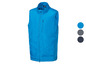 Een blauwe bodywarmer van Crivit.