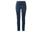 Donkerblauwe dames skinny jeans, achteraanzicht.