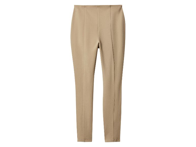 Eenvoudige beige broek met rechte pijpen en verticale naden.