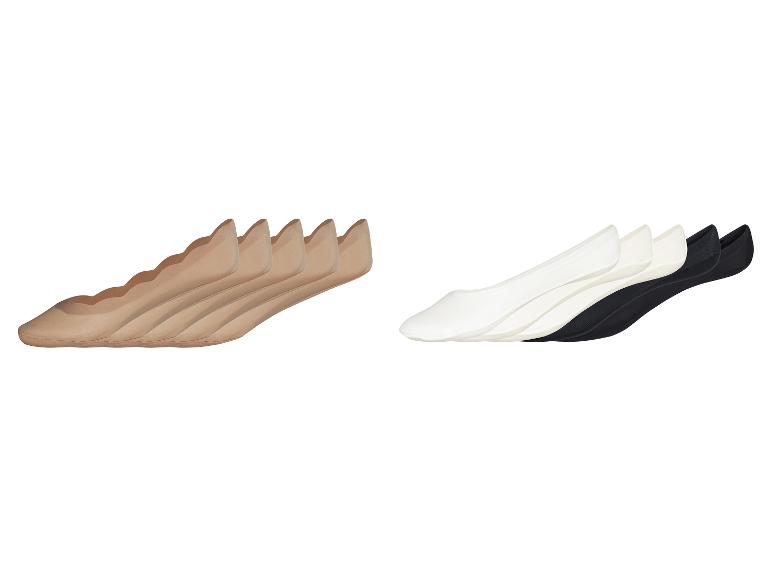 Onzichtbare sokken in beige, witte en zwarte kleuren.