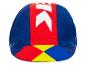 Fietsmuts in rood, blauw en geel met geometrisch patroon.