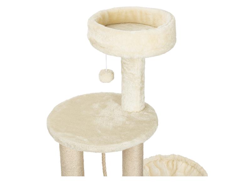 Beige krabpaal voor katten met pluche platforms en sisalpalen.