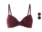 Een donkerrode bh met kant