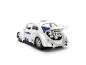 Wit modelauto met blauwe details en open motor aan de achterkant