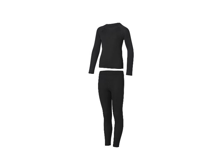 Zwart thermoshirt met lange mouwen en bijpassende thermobroek.