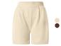 Beige dames shorts met hoge taille en plooien, met kleurstalen.