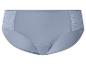 Lichtblauwe dames slip met hoge taille en kanten details.