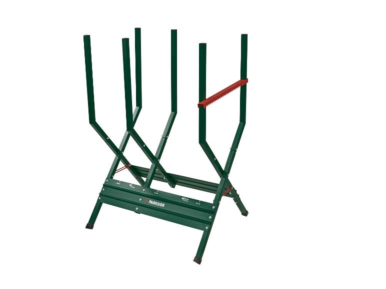Groene opvouwbare zaagbok met rode gekartelde houtklem, schuin aanzicht.
