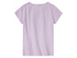 Lila t-shirt met korte mouwen.