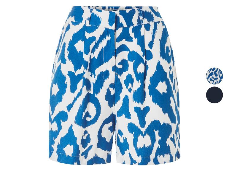 Blauw-witte shorts met luipaardprint.