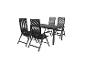 Tuinmeubelenset: rechthoekige tafel en vier zwarte opvouwbare stoelen met gevlochten rugleuning.