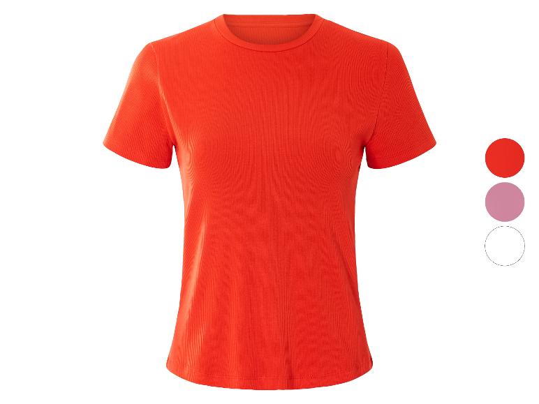 Een oranje geribbeld T-shirt voor dames.