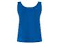 Een effen blauwe tanktop.