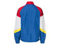 Een blauwe windjack met rode, witte en gele details.