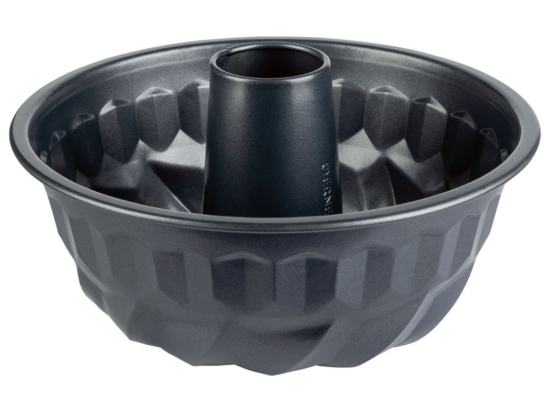 Grijze tulbandvorm voor het bakken van cake.