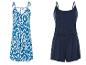 Zomerjurk met blauw-witte print en donkerblauwe jumpsuit short.