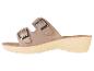 Beige plateau sandalen met gespen.