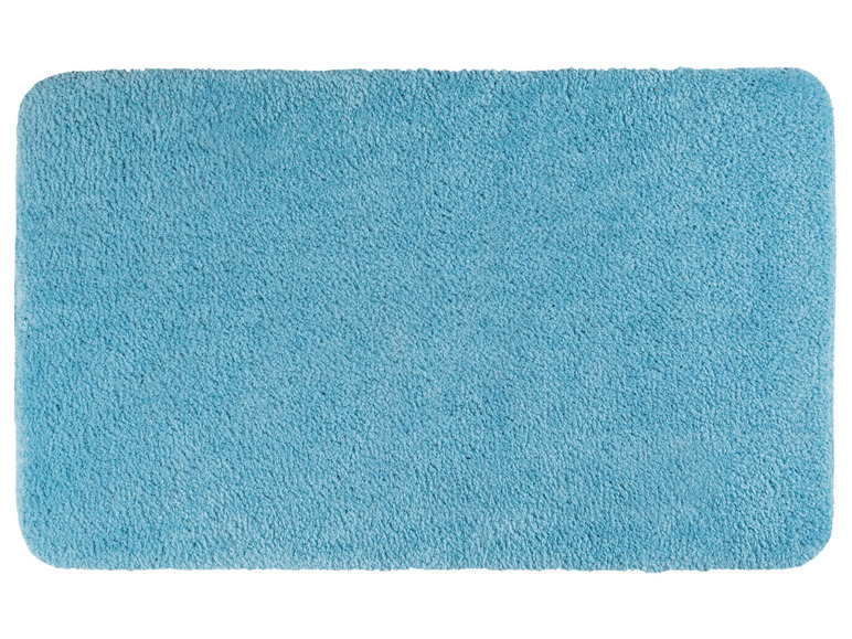Een lichtblauwe badmat.