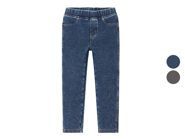 Jeans voor meisjes in donkerblauw en grijs.