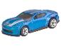 Een blauwe Hot Wheels Chevrolet Camaro speelgoedauto.