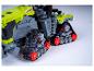 Detail van de wielen van de LEGO CLAAS TRAC TS tractor.