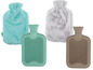 Drie sensoplast warmwaterkruiken, twee met pluche hoes