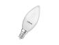 Witte LED-kaarslamp met E14-fitting en de tekst 'OSRAM' erop.
