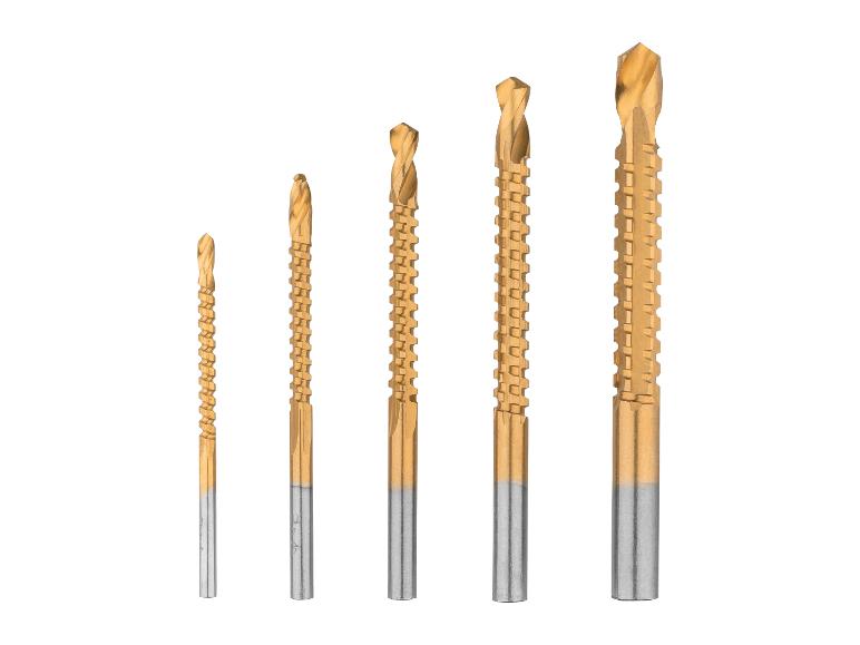 Een set van zes goudkleurige boorbits voor hout met verschillende diameters.