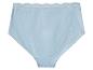 Lichtblauwe slip met kanten rand.