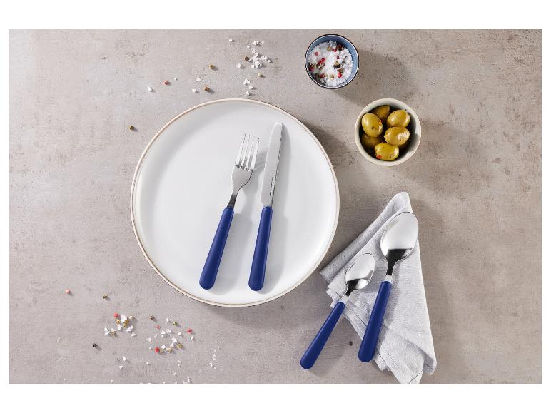 Zwilling bestek met blauwe handgrepen, bord en olijven.