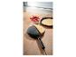 SilverCrest crêpemaker met crêpe, beslag en een kom bessen.