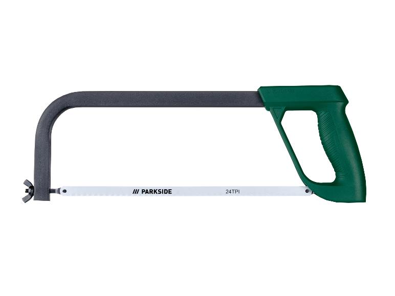 Groene en zwarte ijzerzaag met een wit blad, met het merk Parkside en 24TPI.