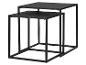 Set van twee zwarte metalen bijzettafels met een hoekig ontwerp.
